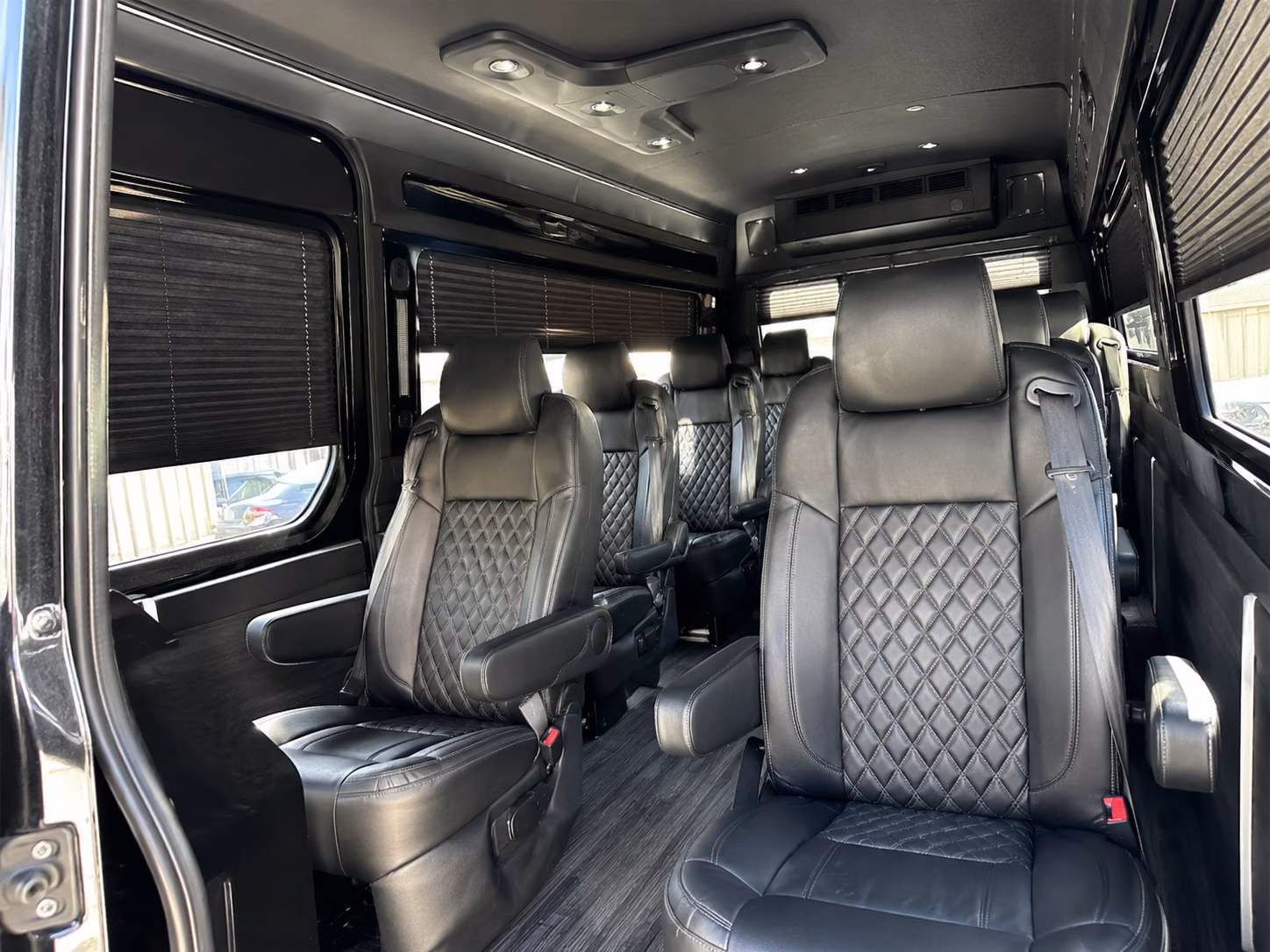 find the perfect transportation for your next airport transfer 3