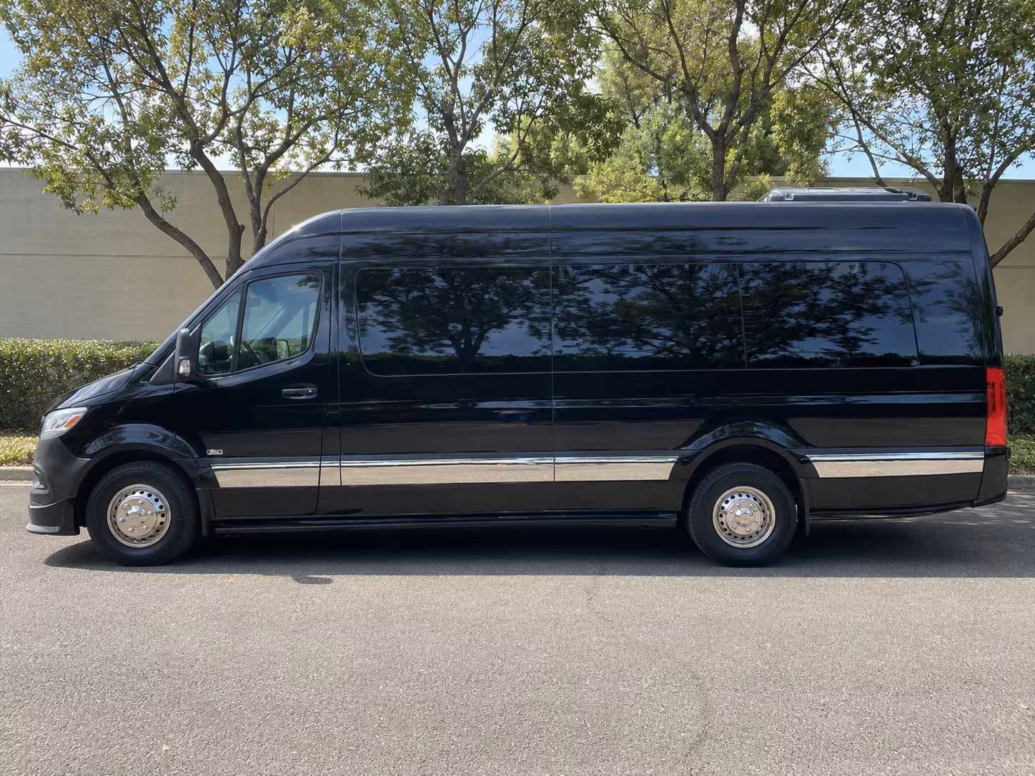 find the perfect transportation for your next corporate event 3